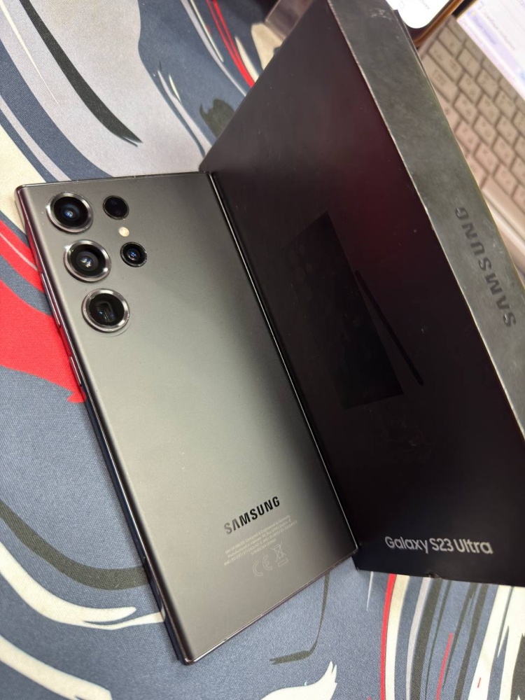 Смартфон Samsung S23 ultra 12/256гб