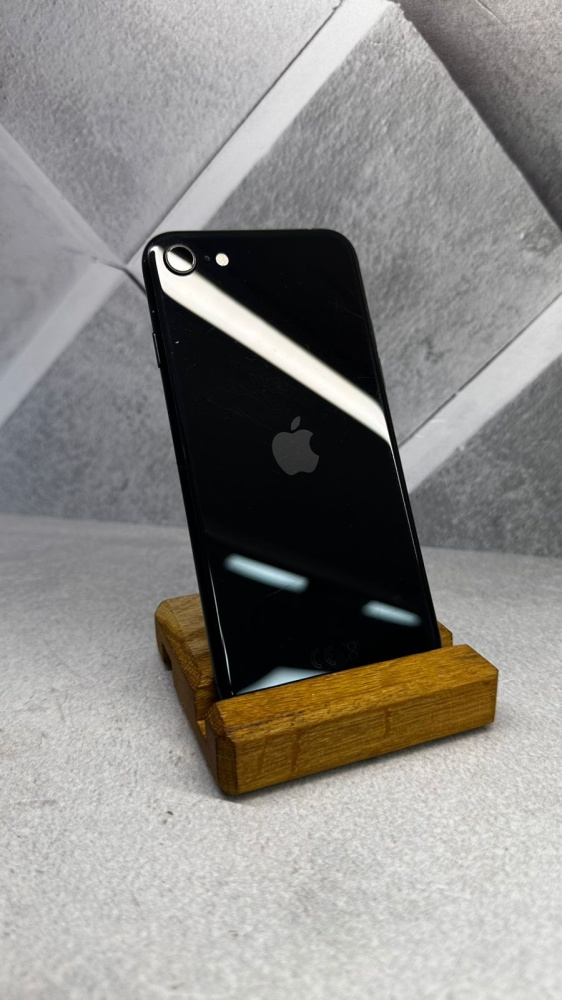 Смартфон iPhone SE 2020 64 Gb
