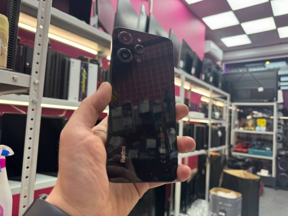 Смартфон Xiaomi Redmi 12 4/128Gb