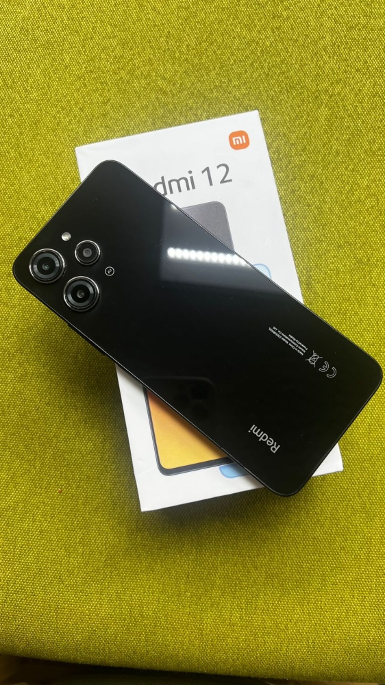 Смартфон Xiaomi Redmi 12 8/256