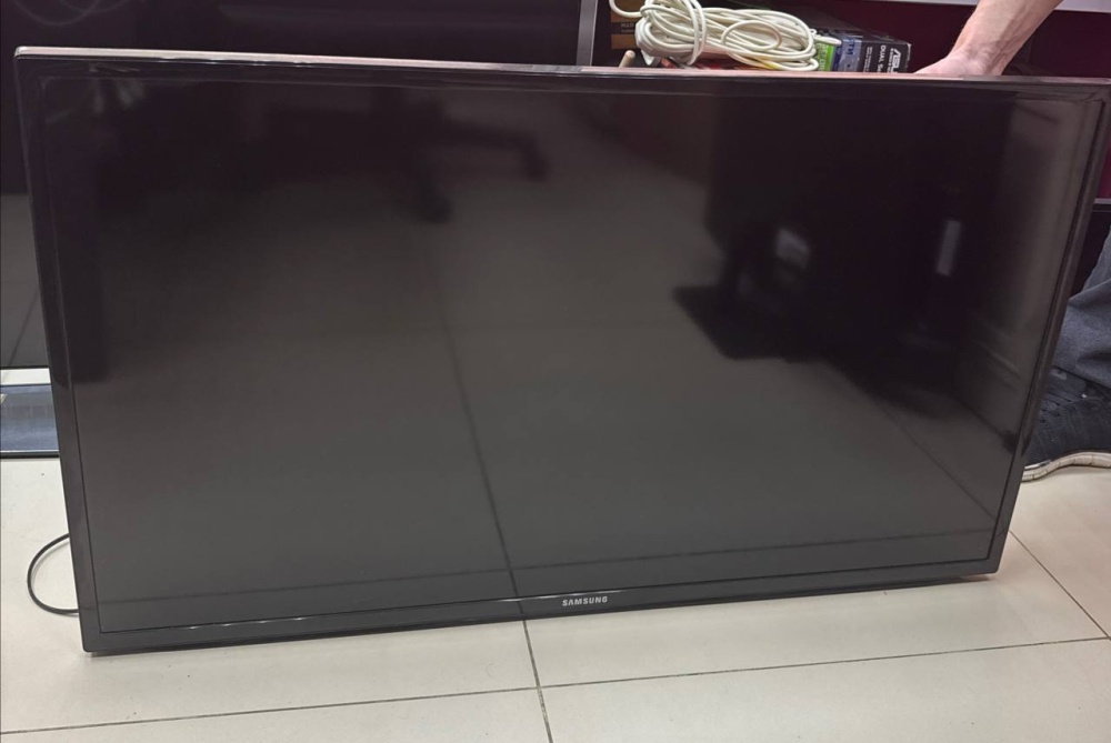 Телевизор Samsung ue40h5303
