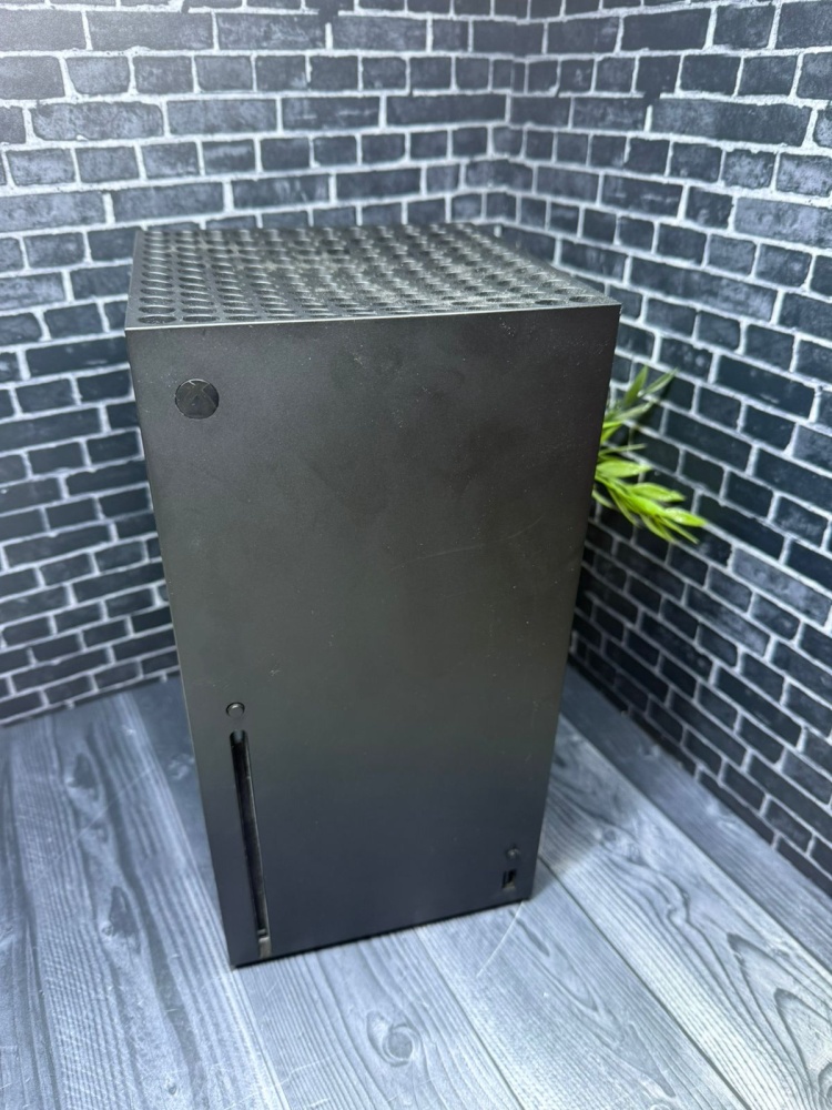 Игровая приставка XBOX ONE X