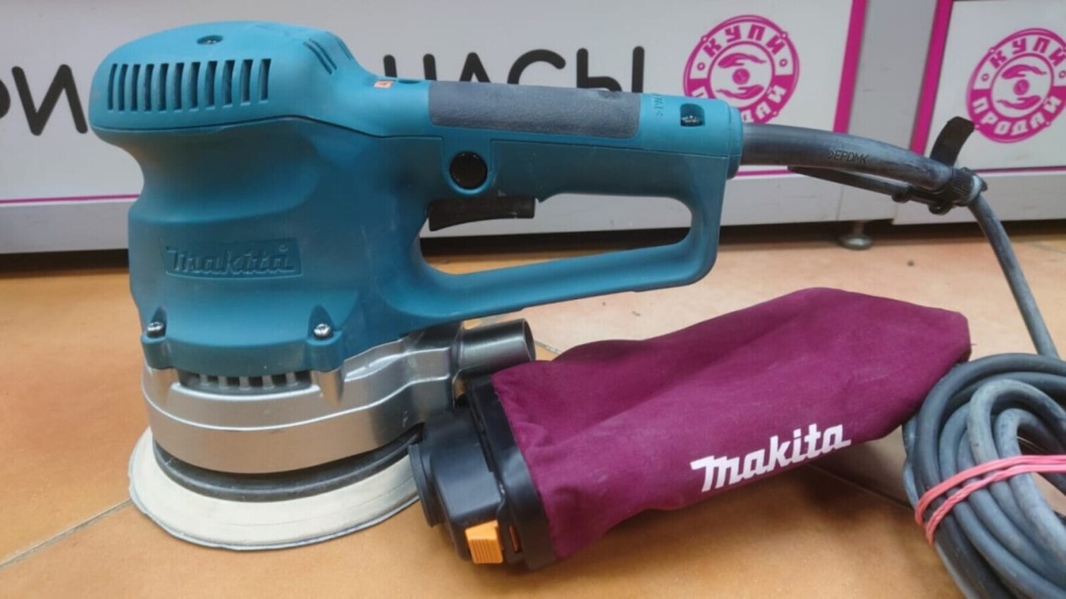 Шлифмашина Makita BO6030
