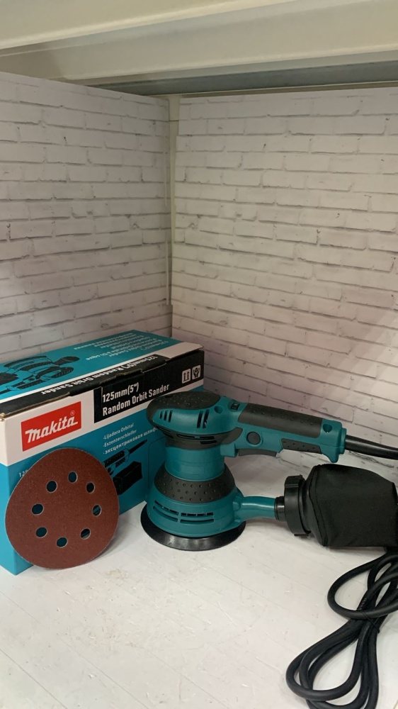 Экцентриковая шлифовальная машина Makita