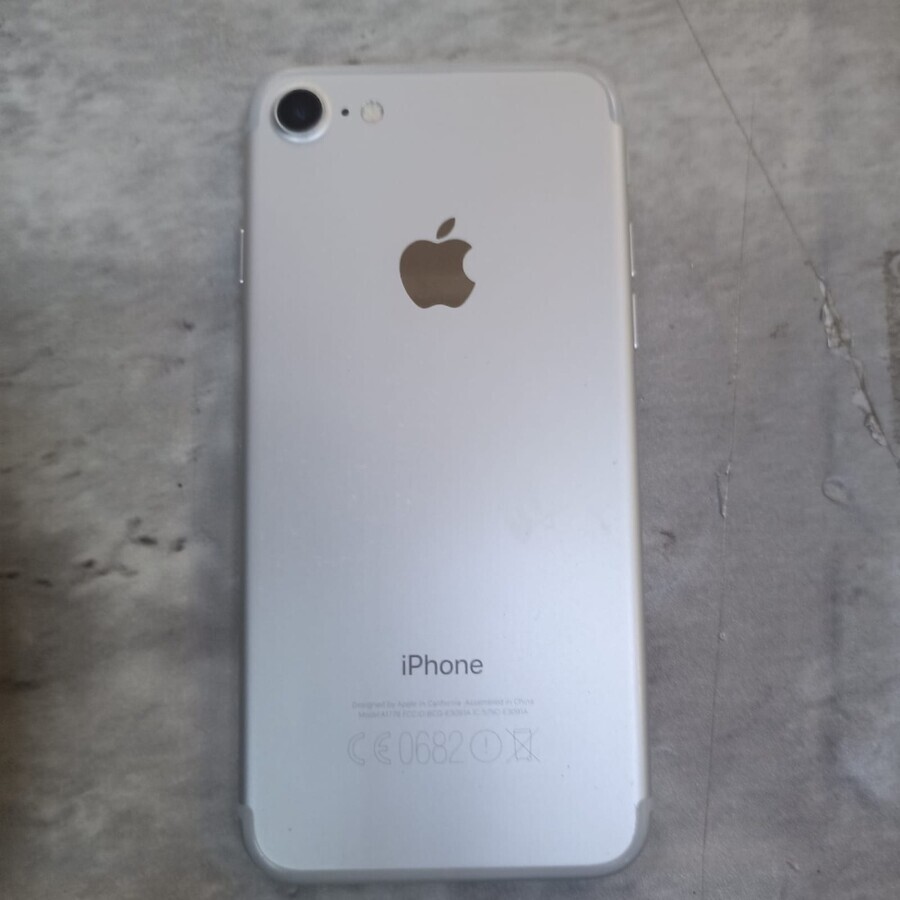 Смартфон iPhone 7 32Gb