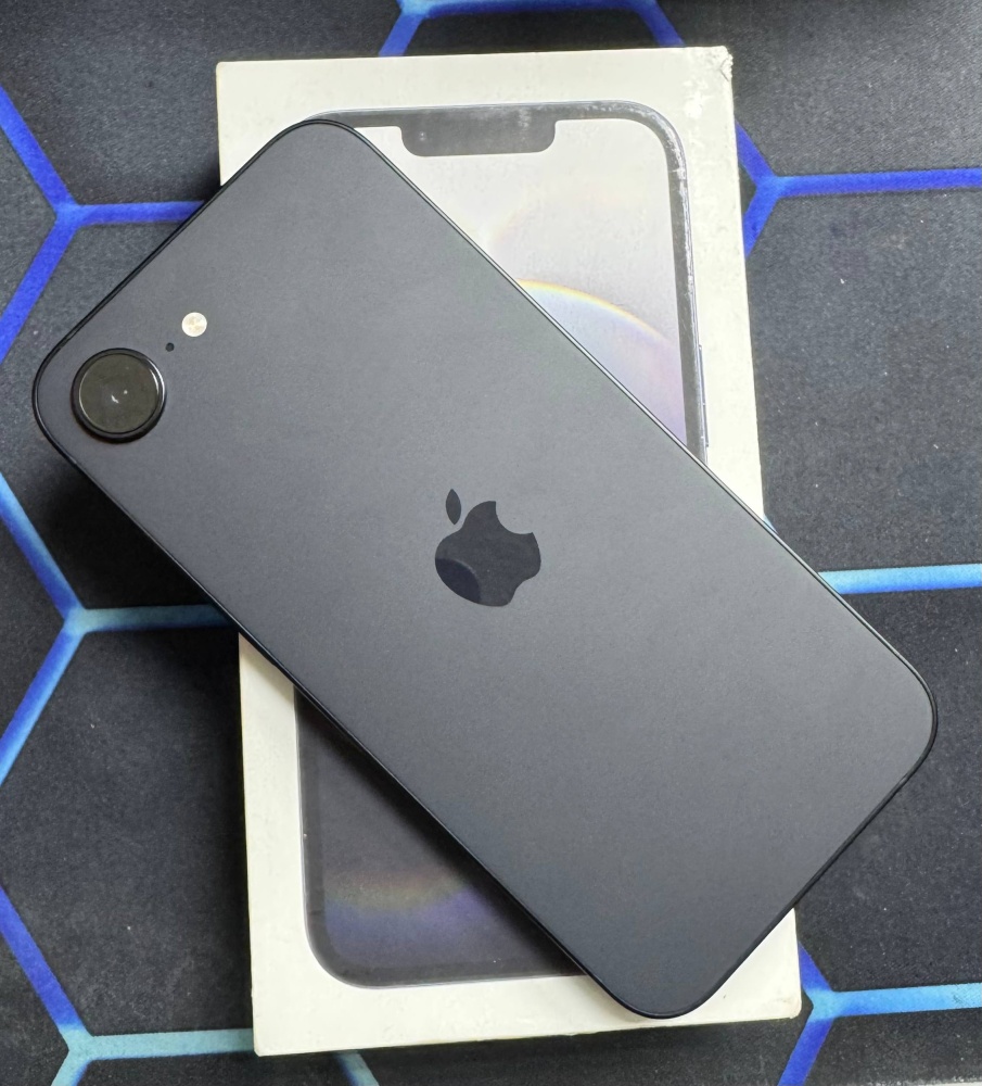 Смартфон iPhone 16е 128gb