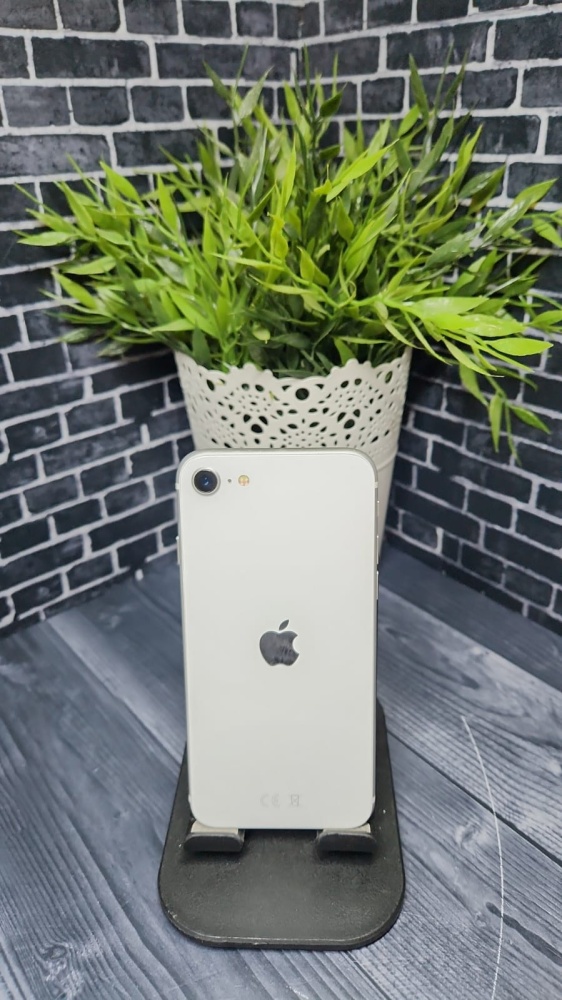 Смартфон iPhone SE 128gb