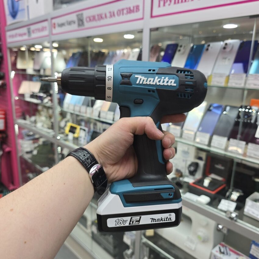 Шуруповерт Makita DF488D002