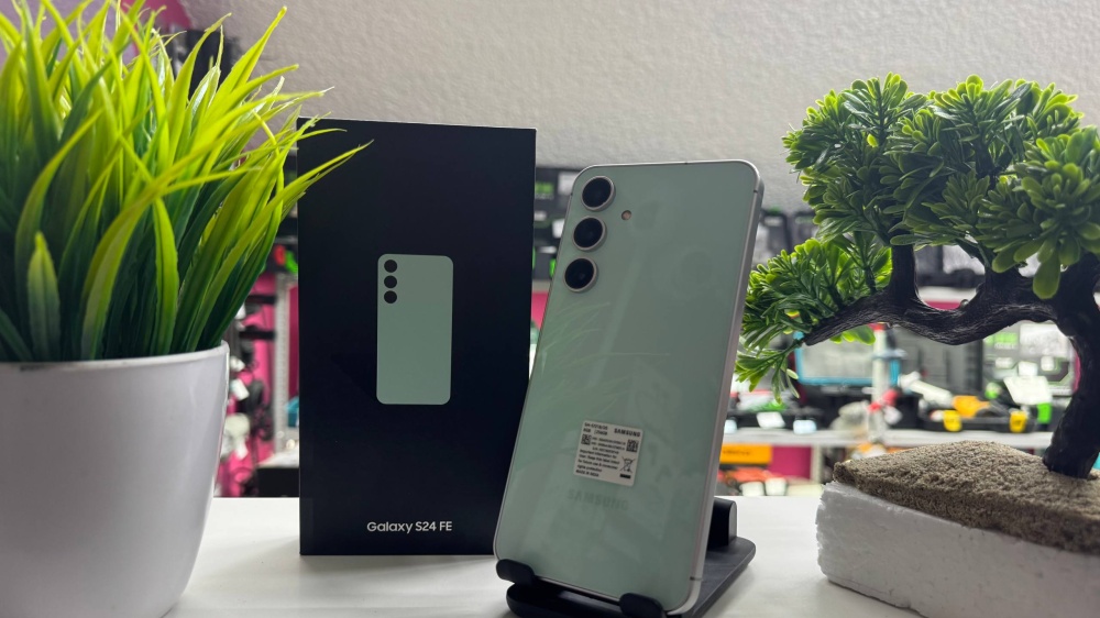 Смартфон Samsung S24 FE 8/256