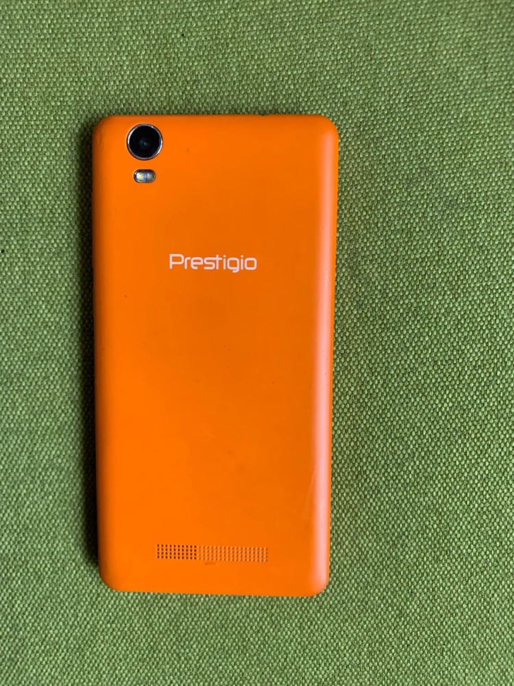 Мобильный телефон Prestigio