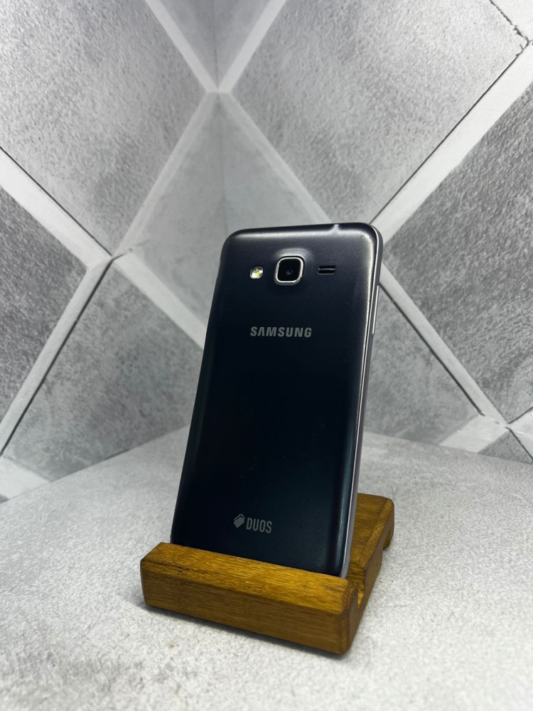 Смартфон Samsung J3 2016
