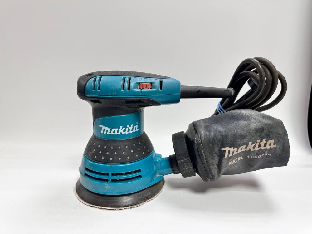 Шлифмашина MAKITA BO5031