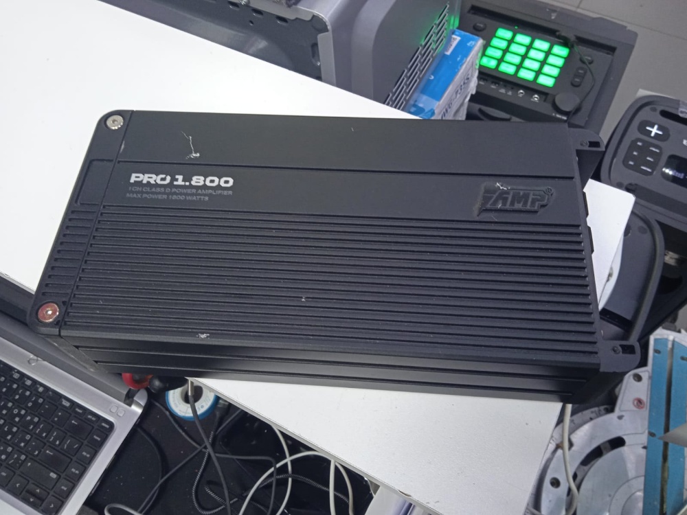 Усилитель автомобильный одноканальный AMP pro 1.800