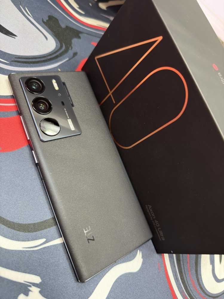 Смартфон ZTE Axon 40 Ultra 8/256гб