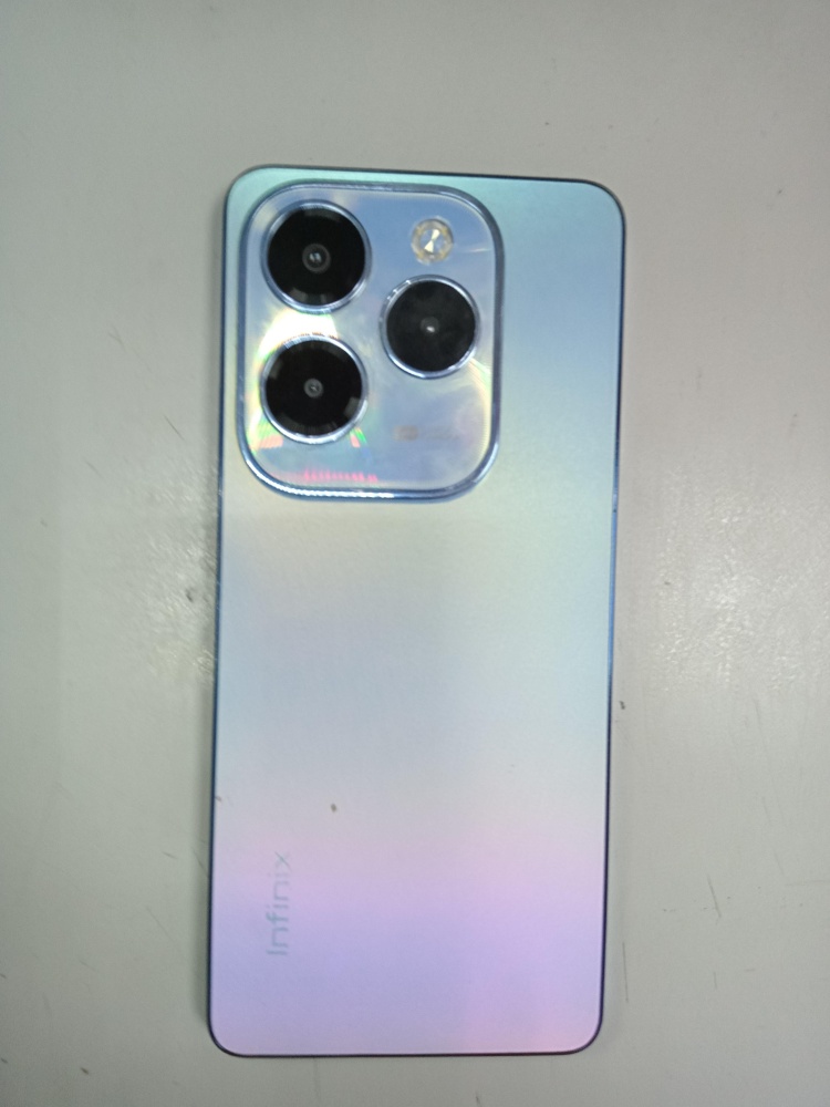 Мобильный телефон Infinix HOT 40