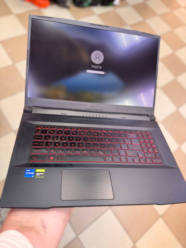 Ноутбук MSI