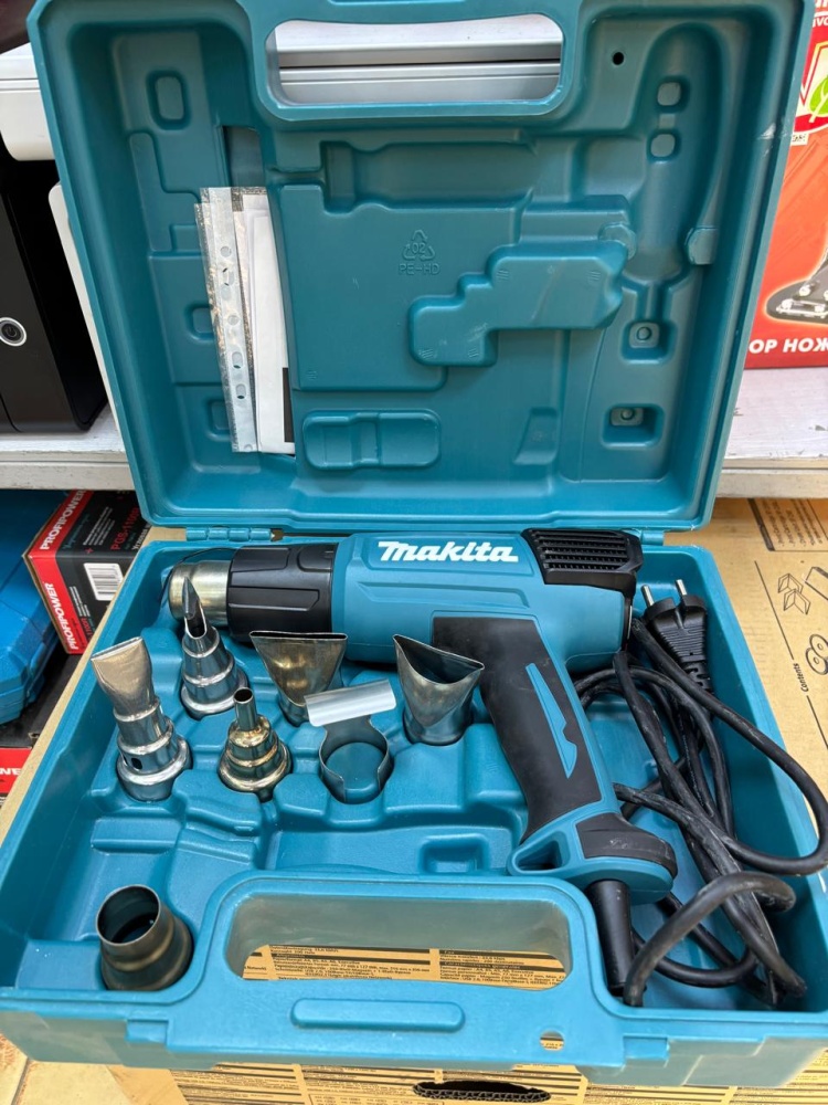 Фен строительный Makita