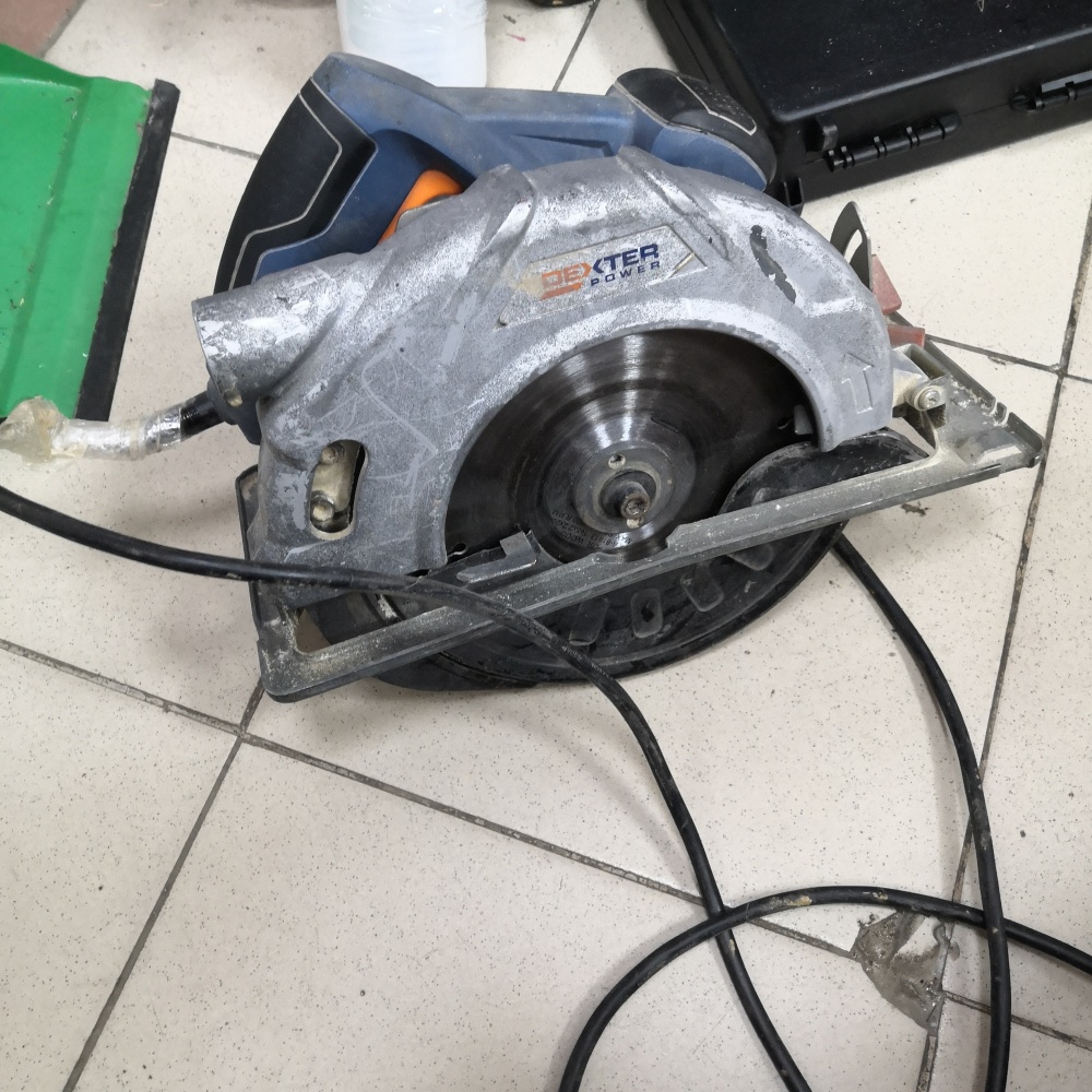 Циркулярная пила Dexter ic1300