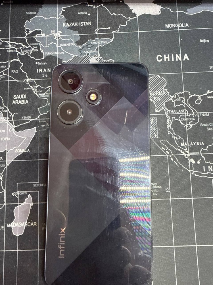 Мобильный телефон Infinix HOT 30I 8/128