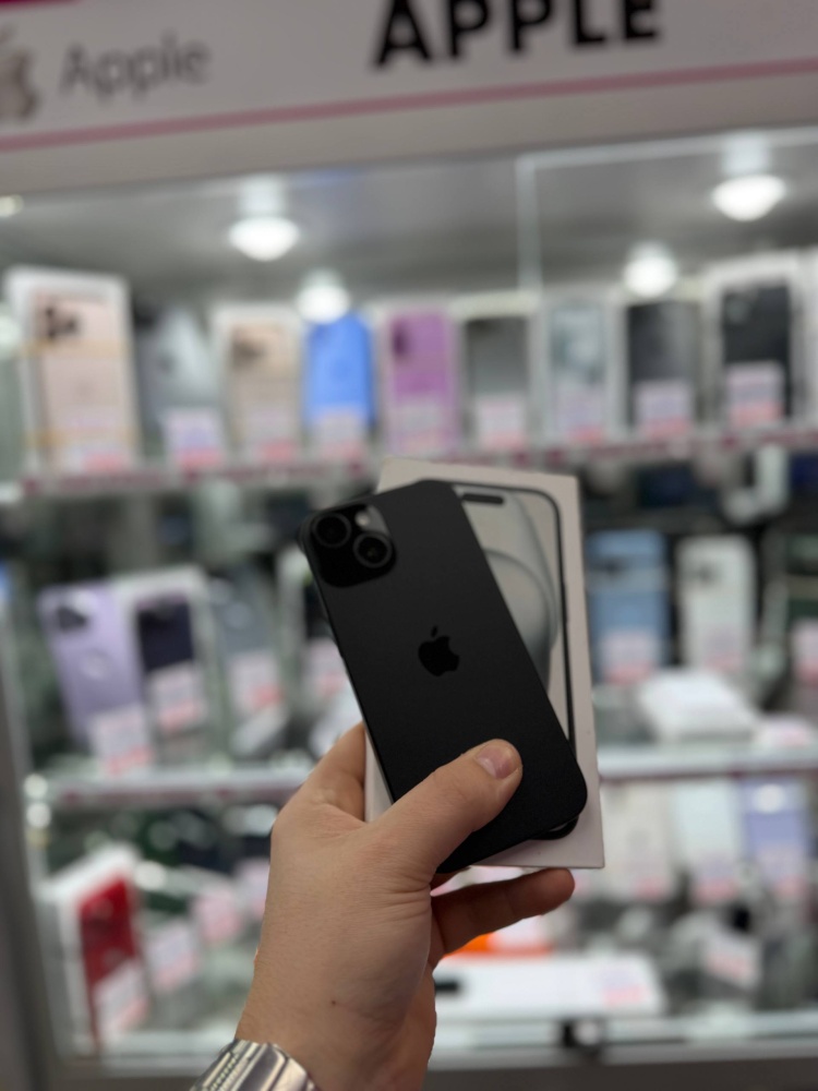 Смартфон iPhone 15 256 Гб 100%