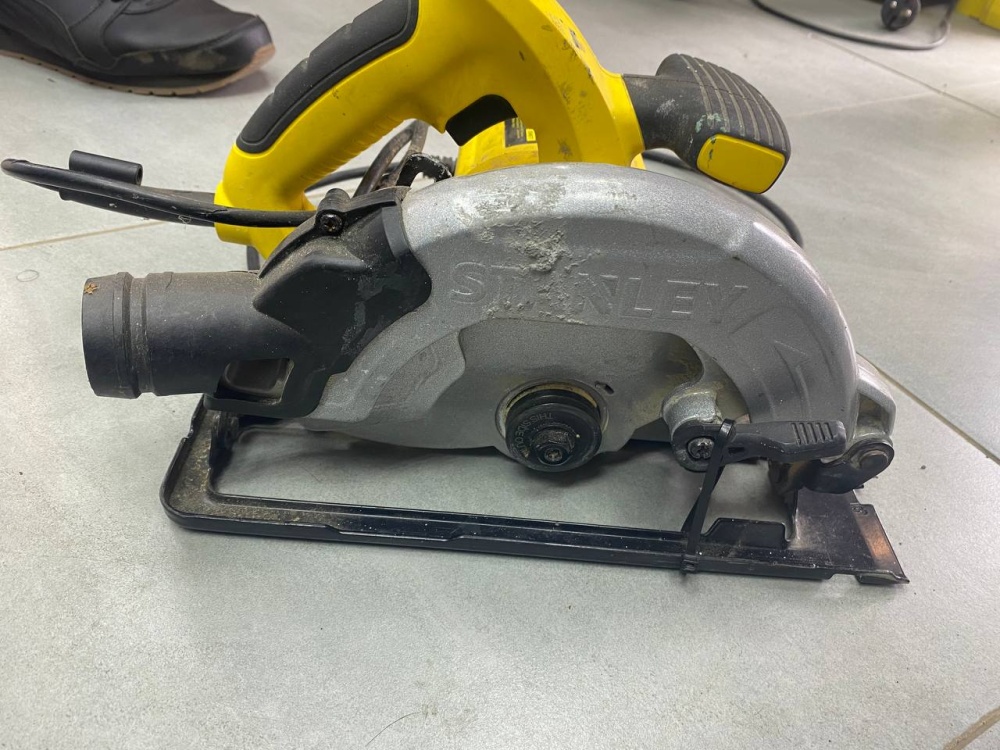 Циркулярная пила Stanley SC16