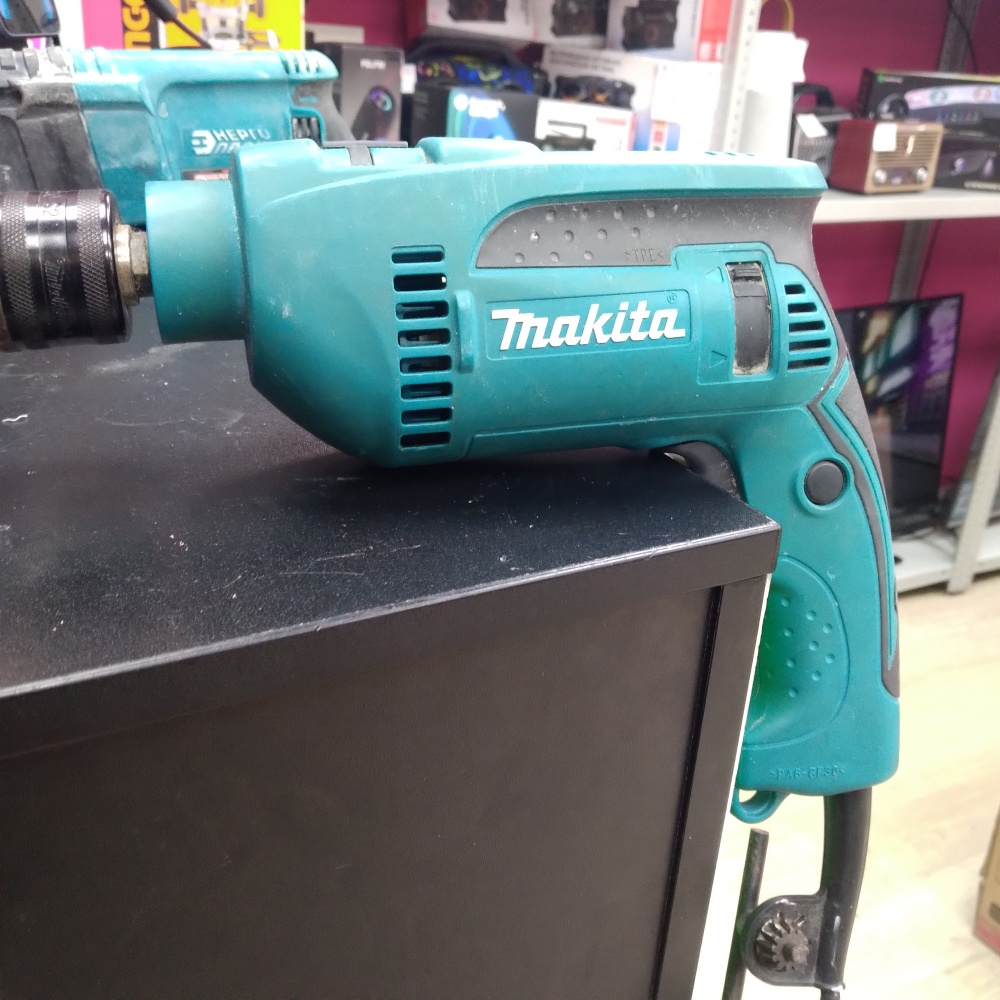 Дрель makita