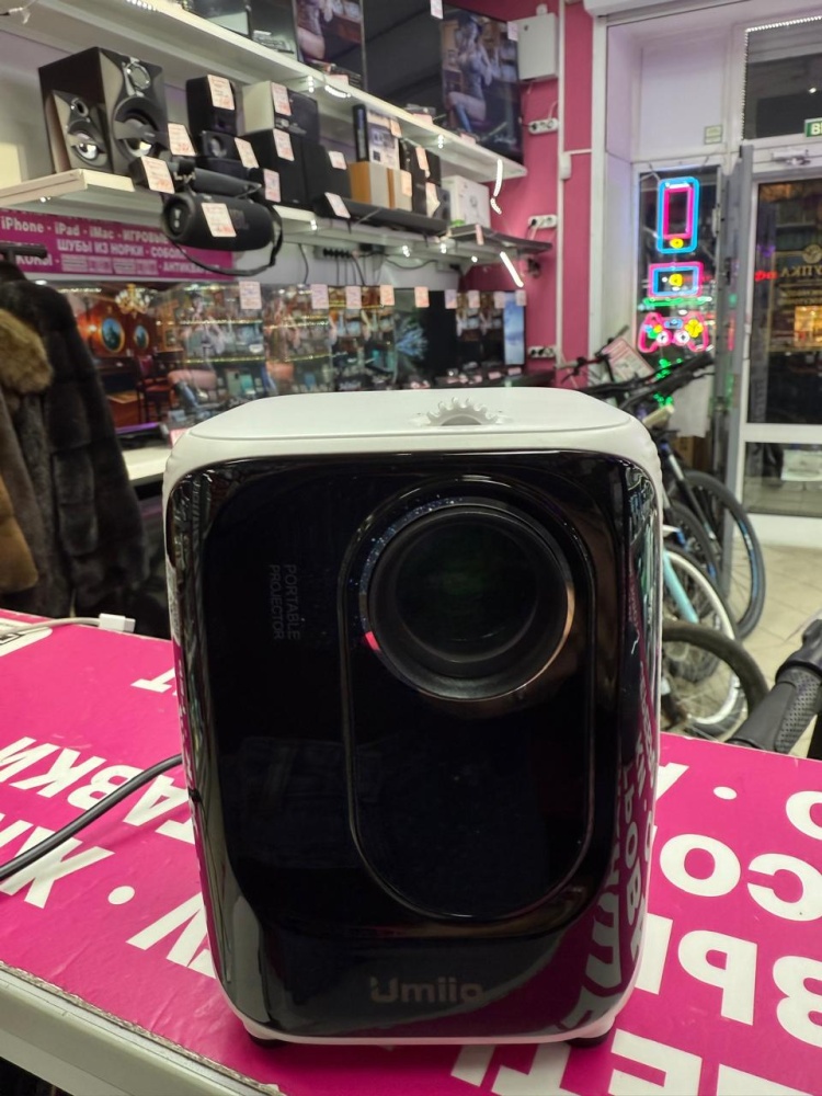 Проектор Umiio